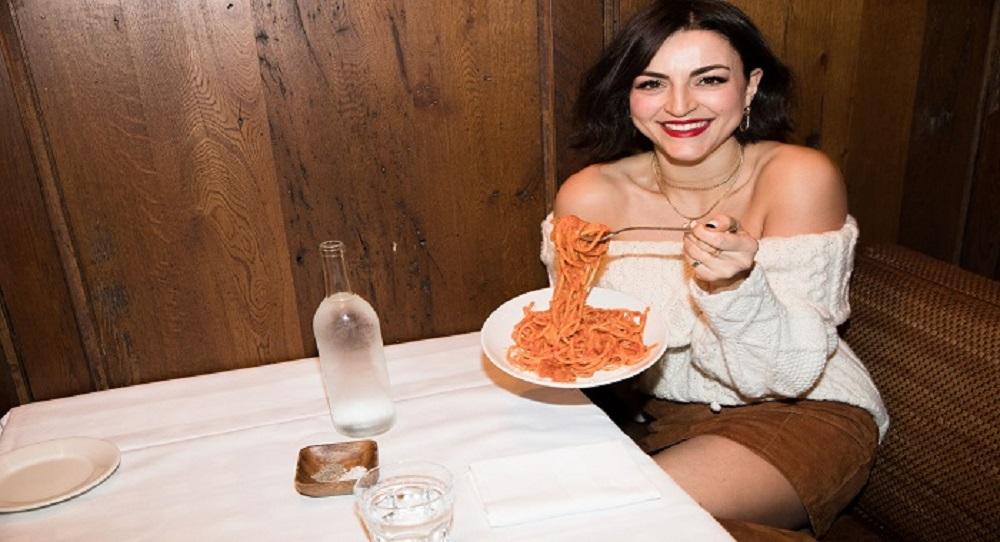 Italian Girlfriend And Spaghetti 1 - Funny Joke ‣ Italian Girlfriend And Spaghetti